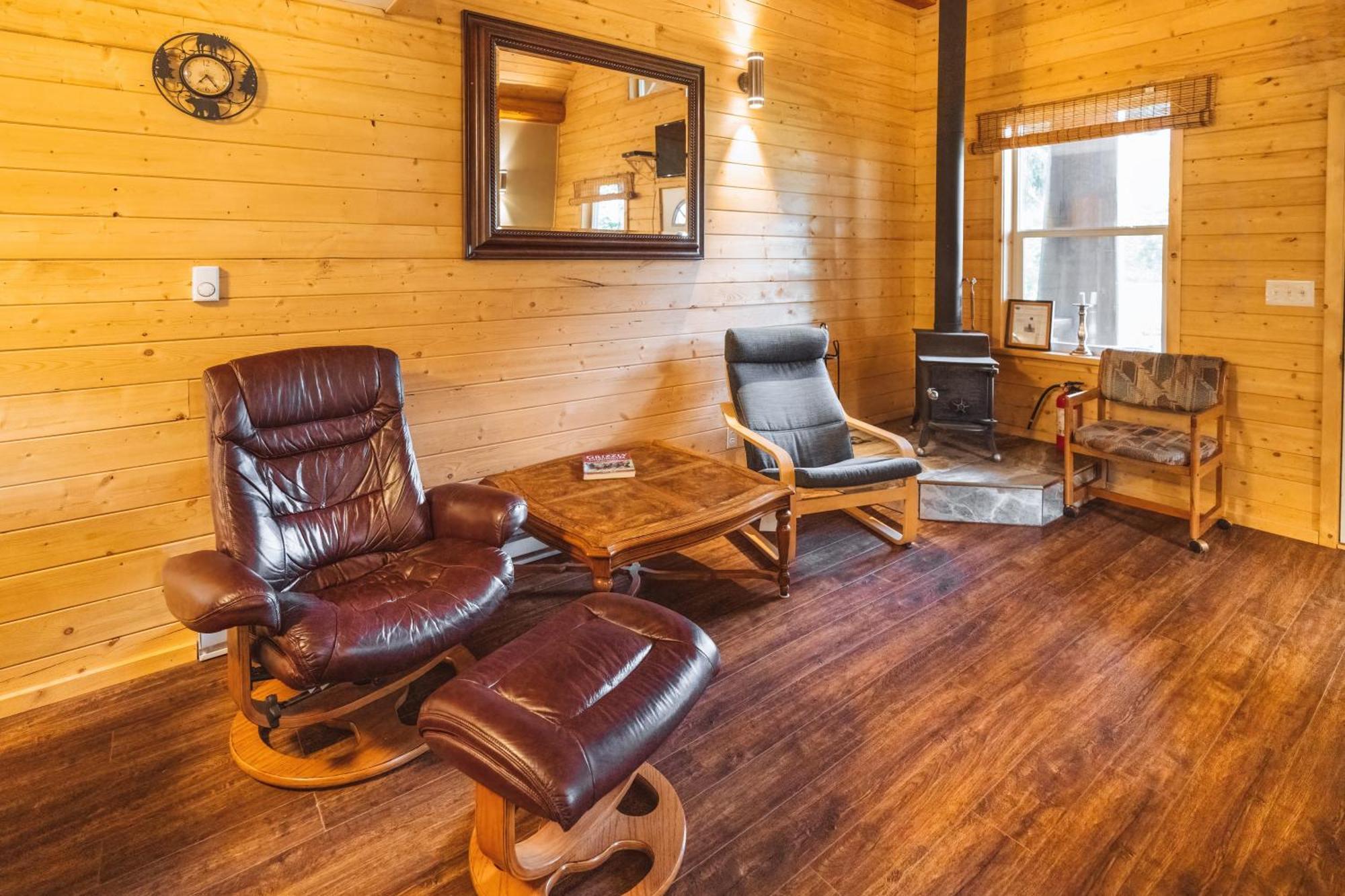 Bella Coola Grizzly Tours And Resort Hagensborg Exterior foto